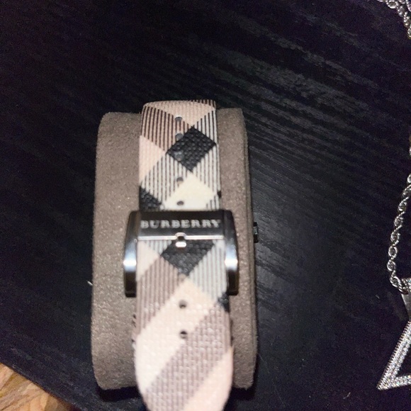 Burberry watch Unisex - Picture 3 of 3